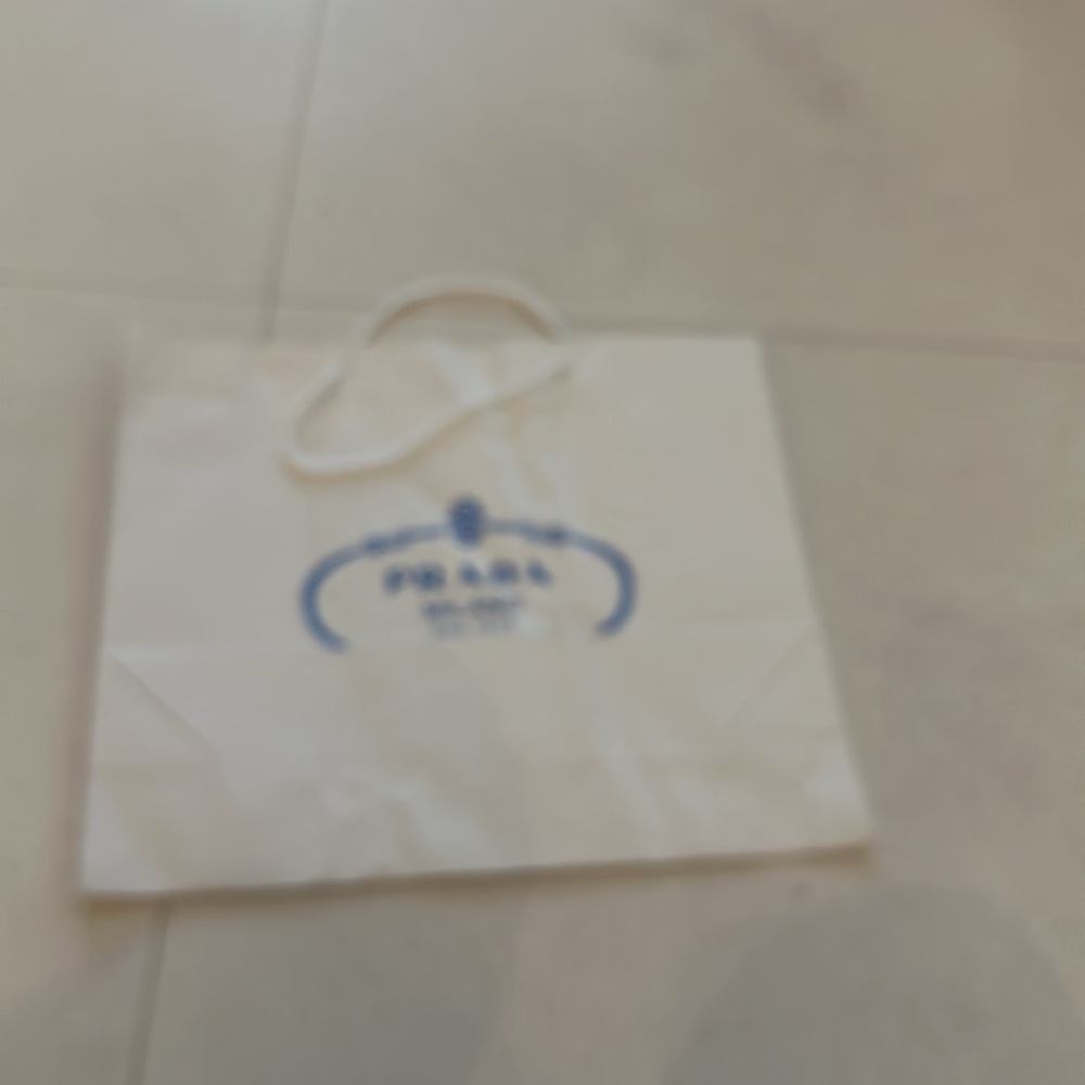 Paper bag. - Picture 2 of 2